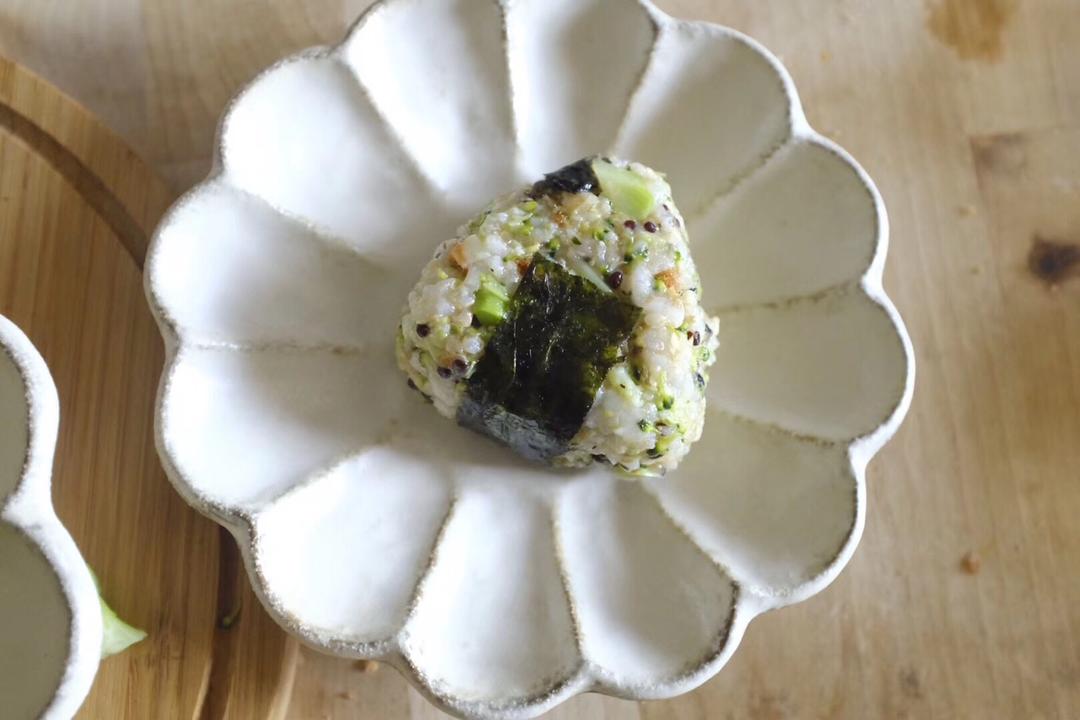 一人食—清新健康西兰花饭团