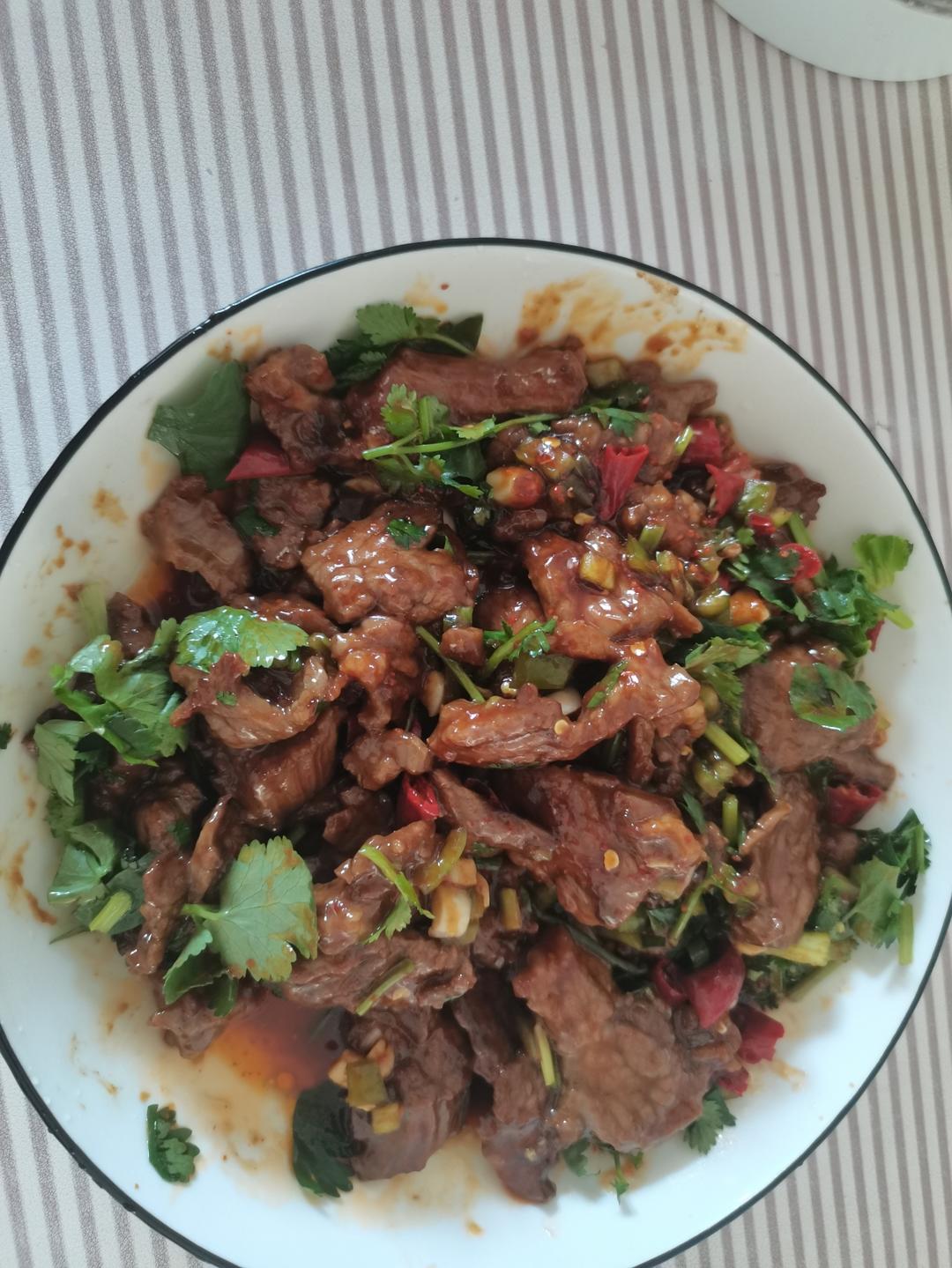 牛肉拌香菜