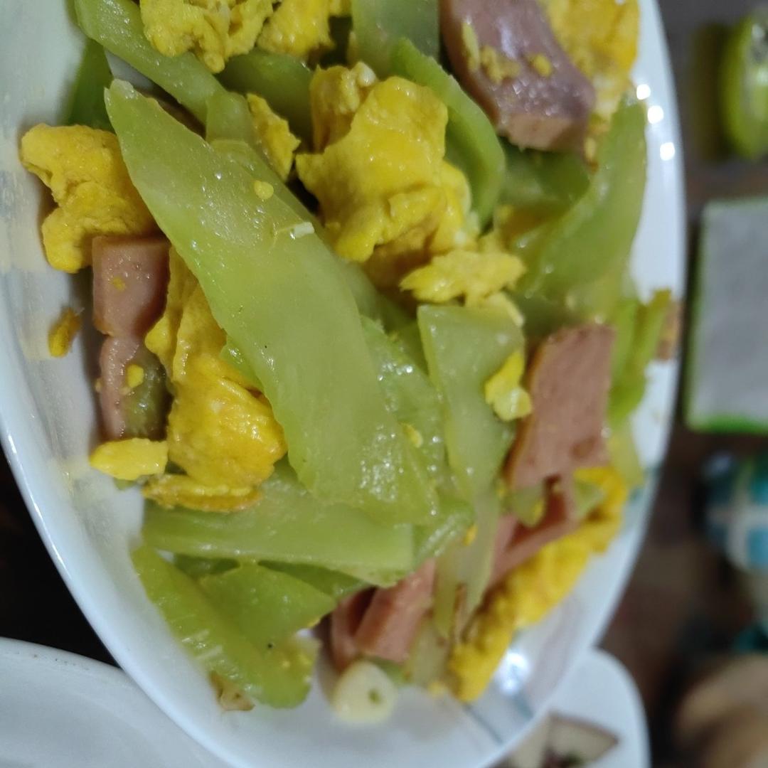 莴笋炒蛋