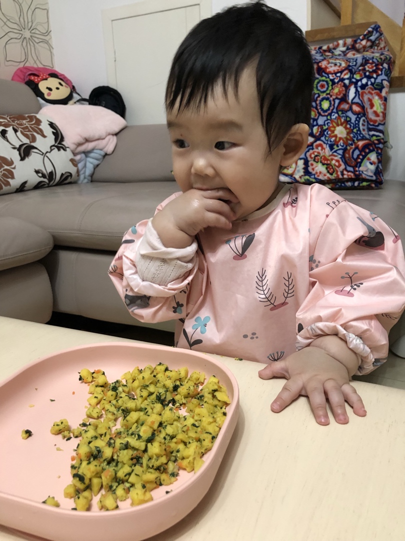 宝宝辅食-蔬菜馒头丁