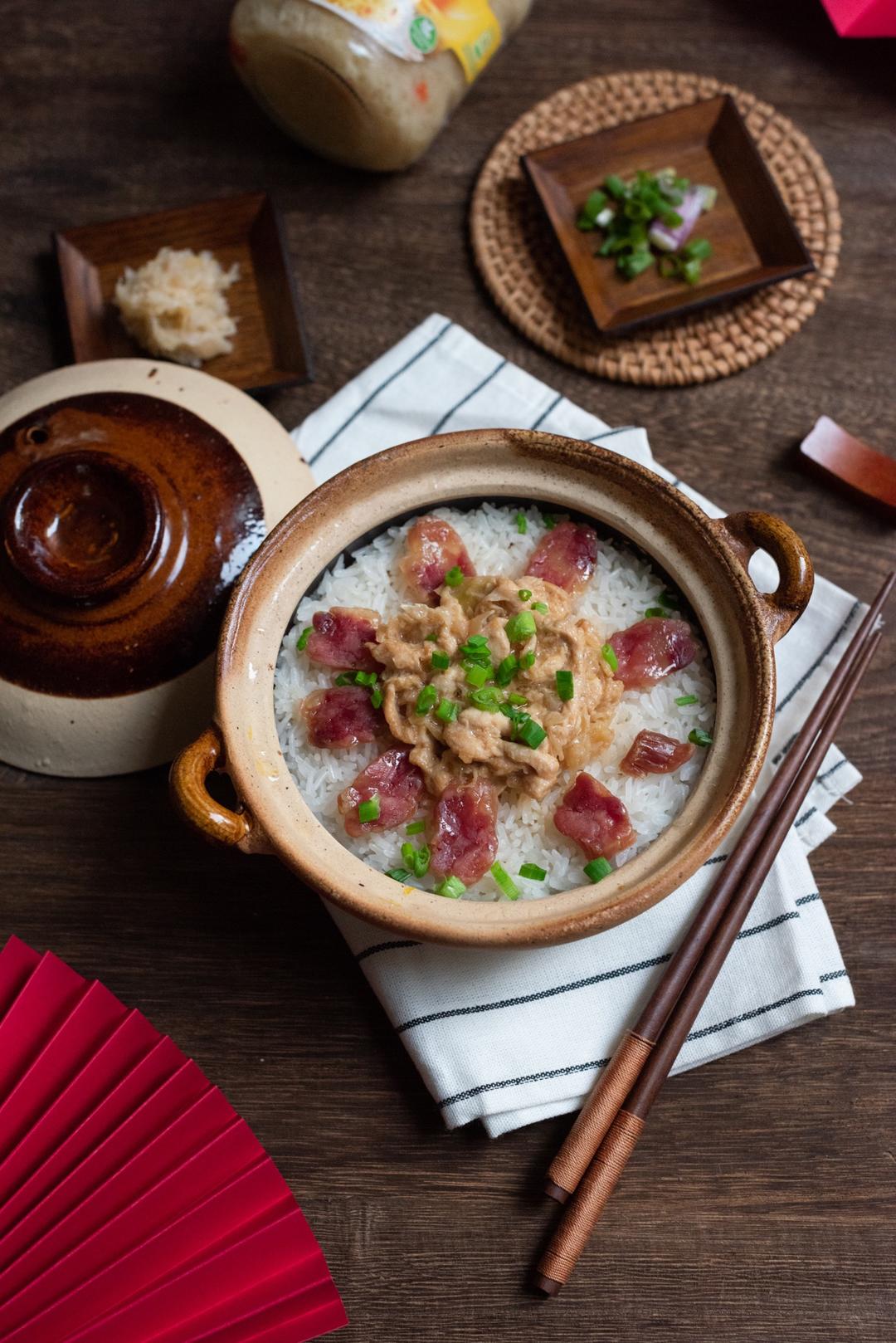 酸菜鸡丝双拼腊味煲仔饭的做法 步骤1