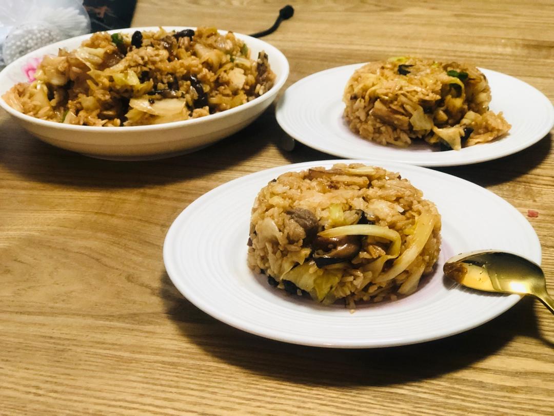 圆白菜酱油炒饭