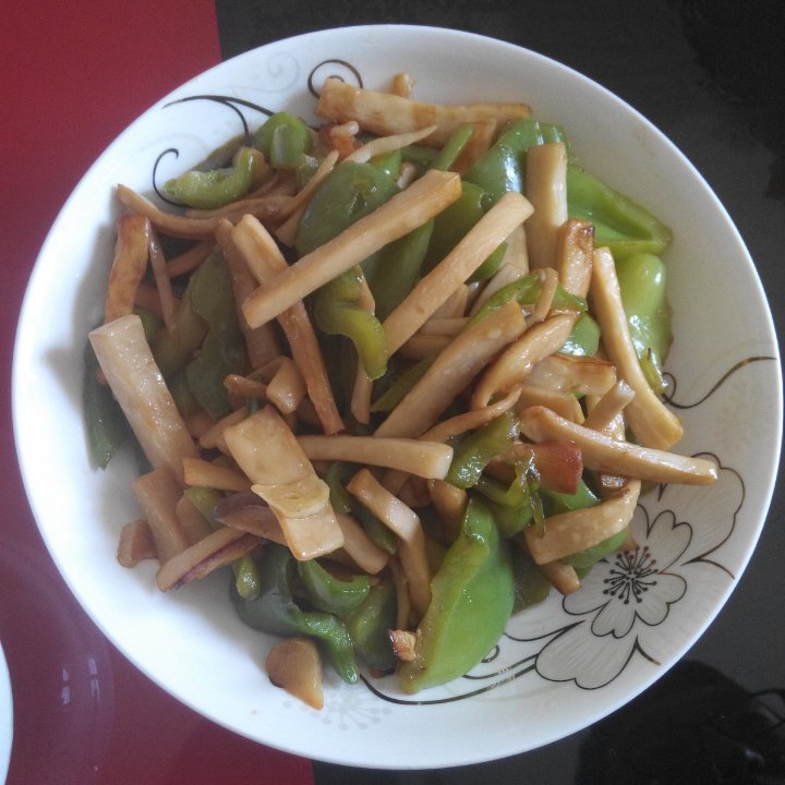 青椒素炒杏鲍菇
