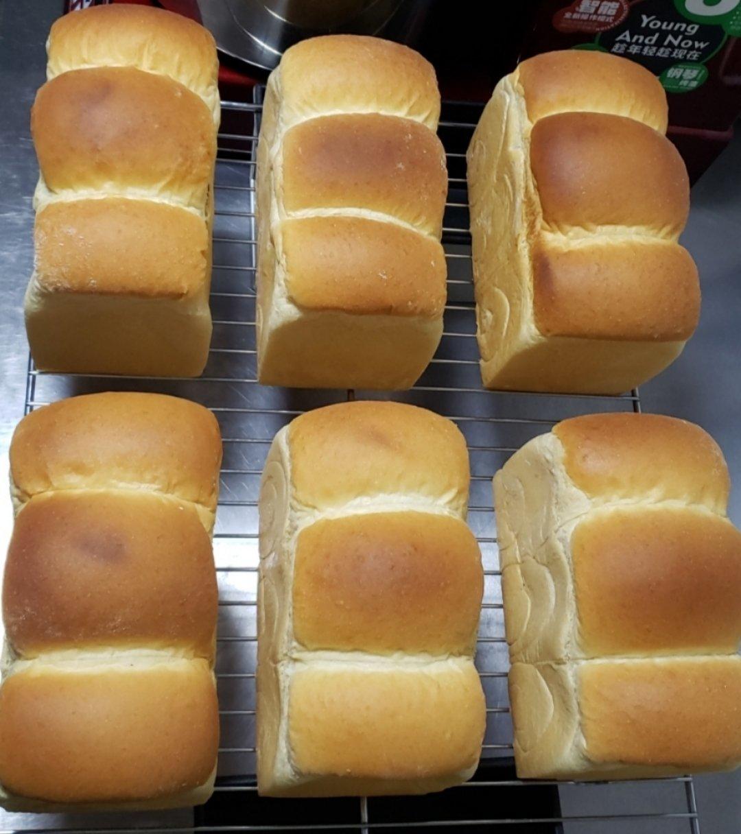 吴克己手撕炼乳吐司