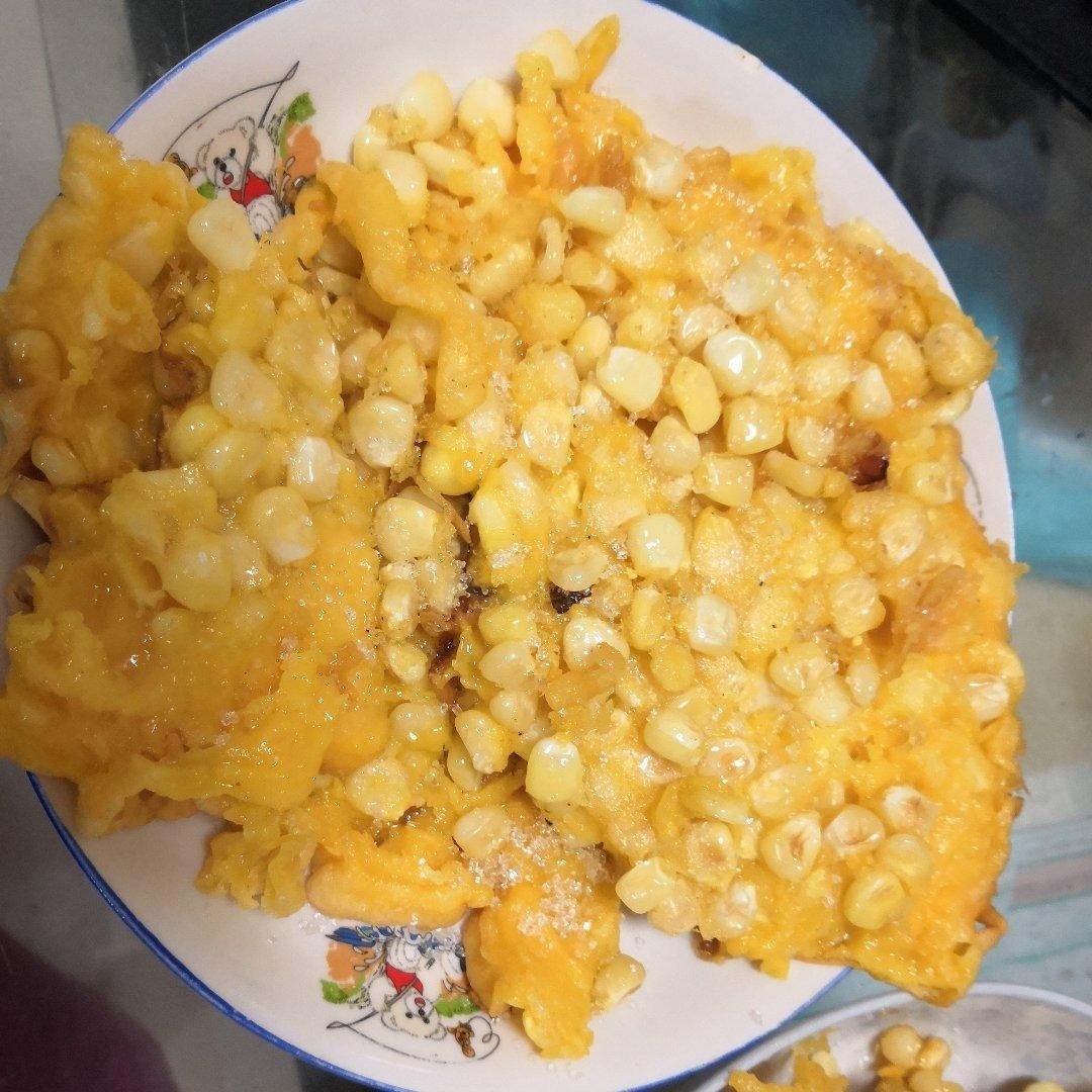厨师长教你“蜂窝玉米”的做法，酥脆的口感泛着玉米的香气，好吃的停不下来！