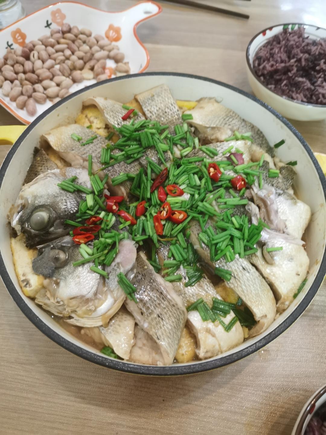 鲜嫩豆腐鲈鱼煲