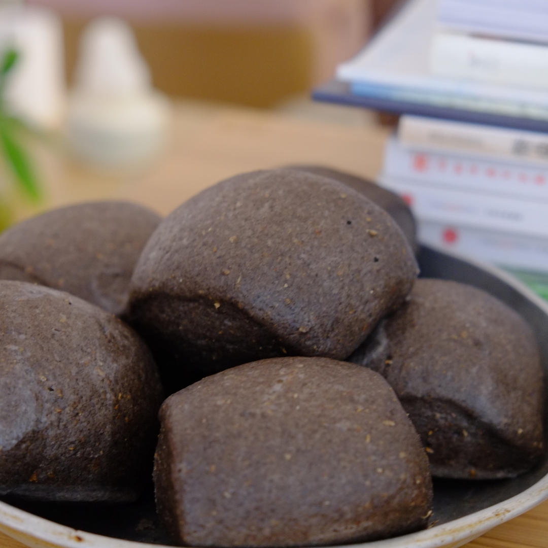 黑芝麻豆渣馒头
