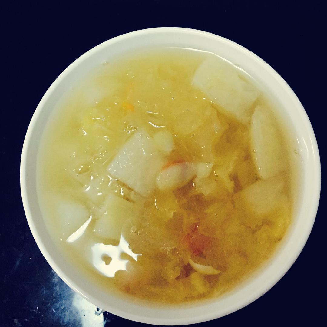 冰糖银耳梨汤