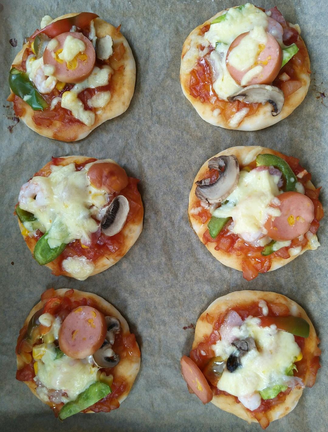 一口气可以干掉六个的 Mini意式披萨！