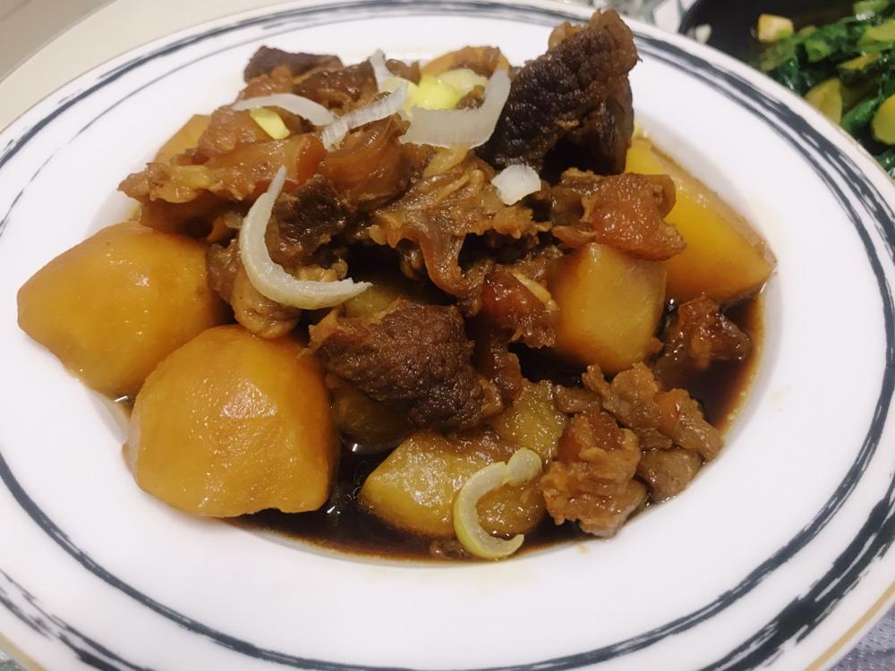 懒人法炖一锅牛肉，红烧牛筋头巴脑（可以做汤面的浇头，也可以配米饭）