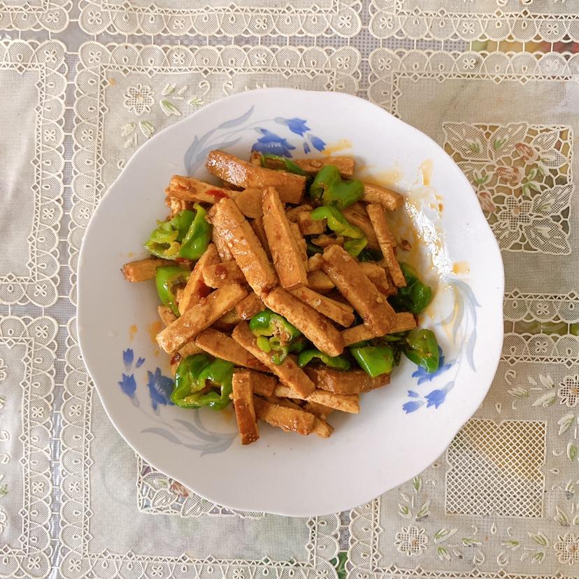 青椒炒盐水干的做法