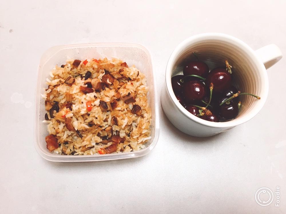 香菇腊肠藜麦饭