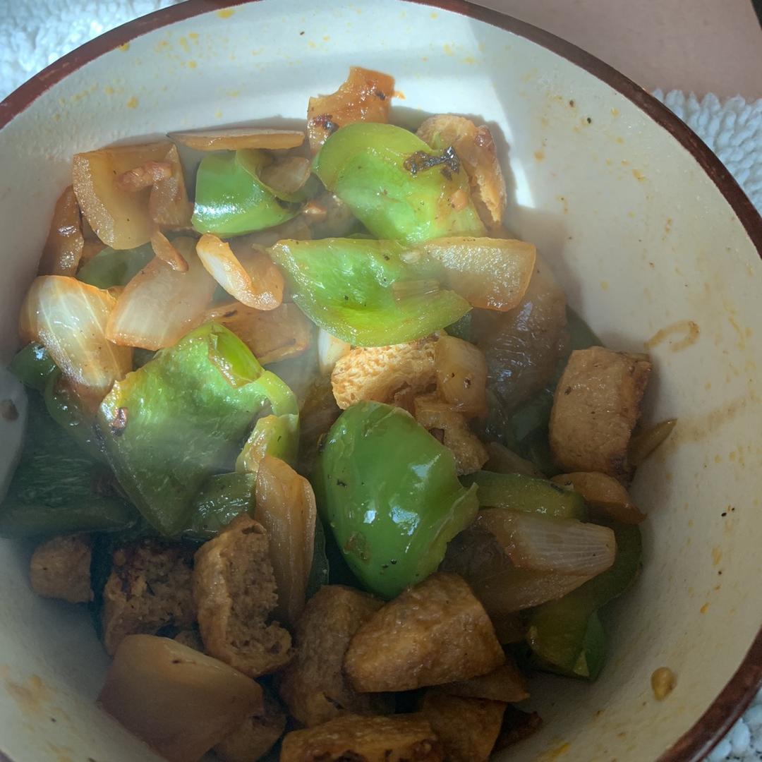 青椒炒油豆腐