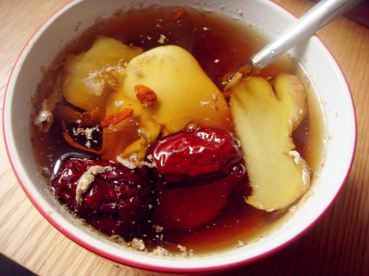 鸡蛋花蒋蒋鸡蛋花做的桂圆鸡蛋红枣生姜汤