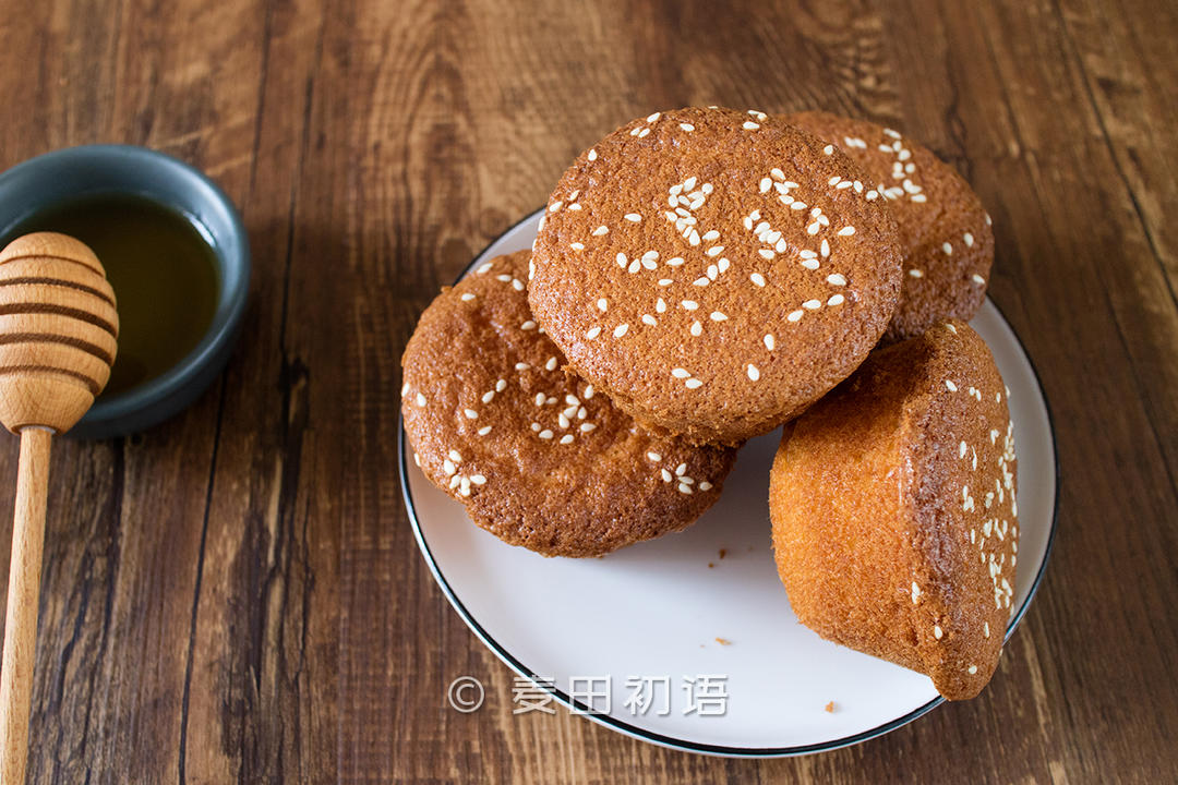 非常简单的老式蜂蜜蛋糕