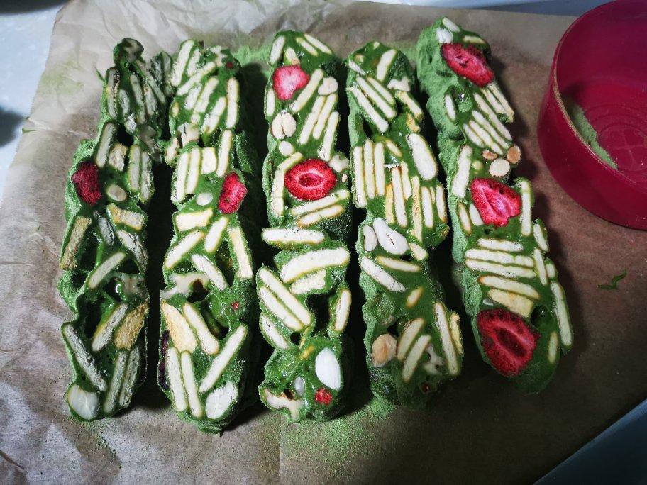 抹茶草莓雪花酥