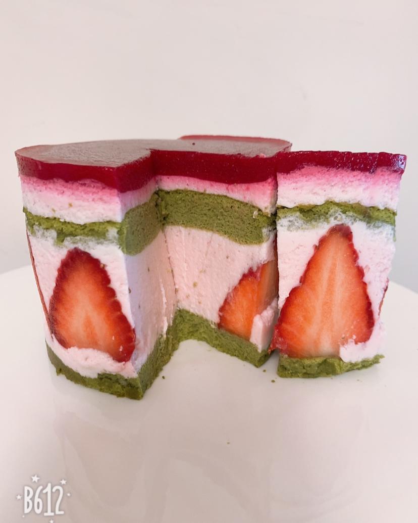 巧克力草莓慕斯蛋糕