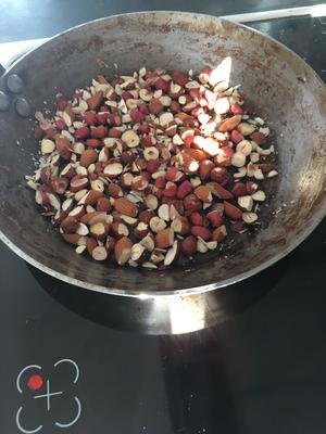 果仁露⎪杏仁榛子花生⎪豆浆机版的做法 步骤2