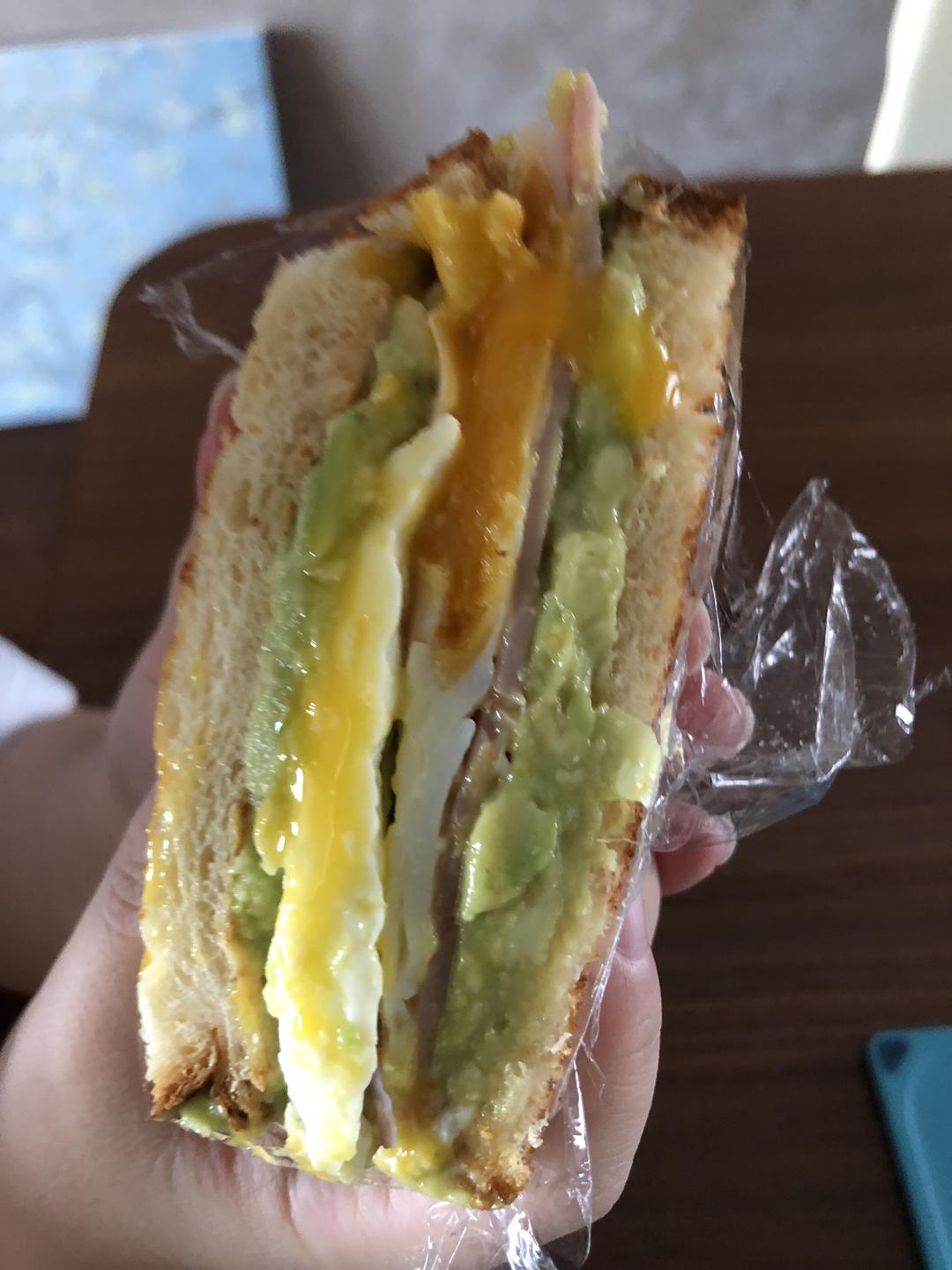 低脂牛油果三明治