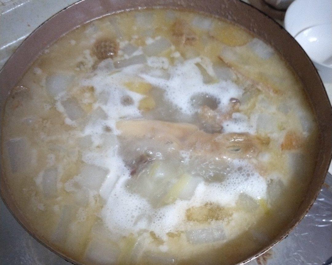 白萝卜板鸭汤的做法