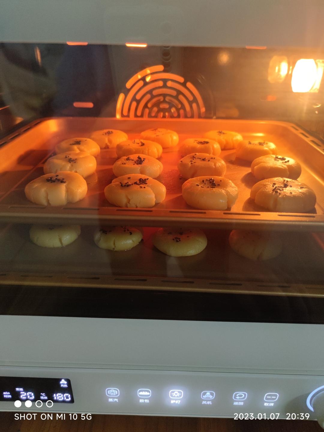 轻轻一按就碎掉的原味桃酥（不输猪油版）