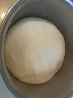 打蛋器打发的一次成功的中种拉丝提子面包的做法 步骤6