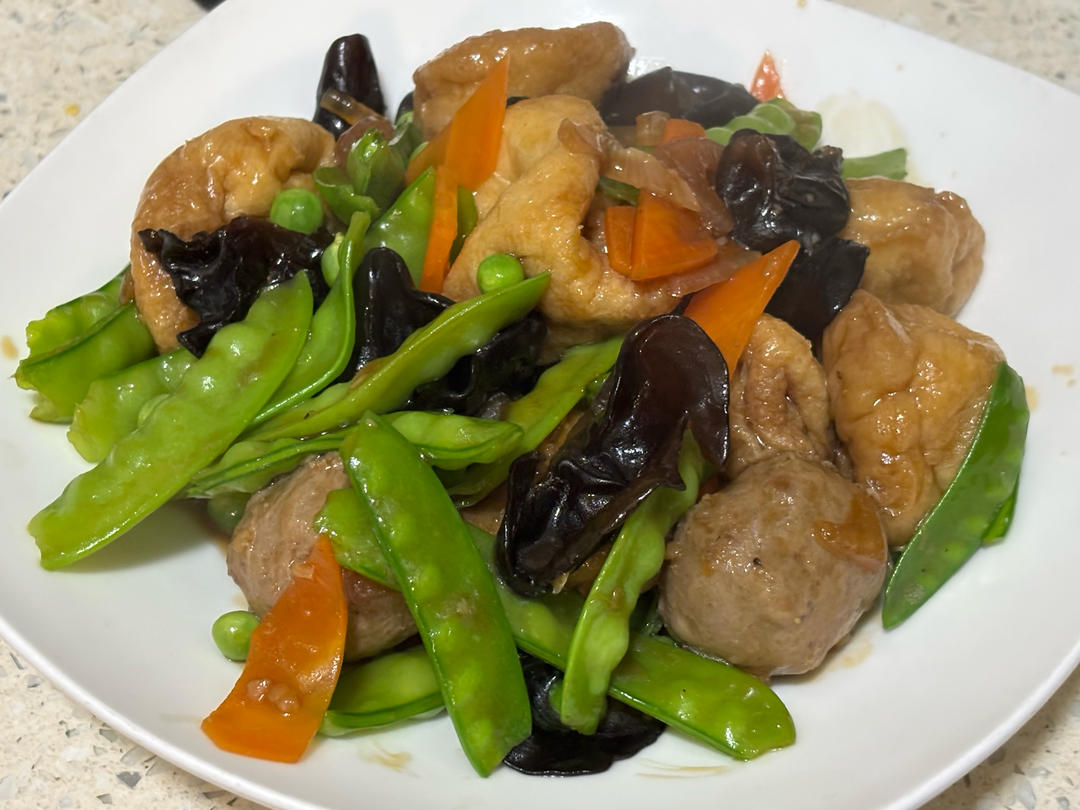 速冻速煮食物集一：
        牛肉丸、鱼腐、油豆腐。