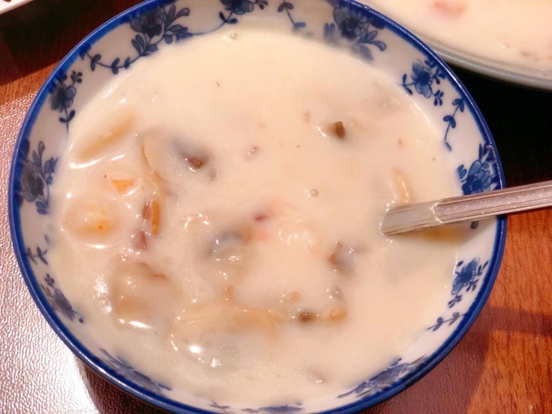 超惊艳奶油蘑菇汤(牛奶版本)