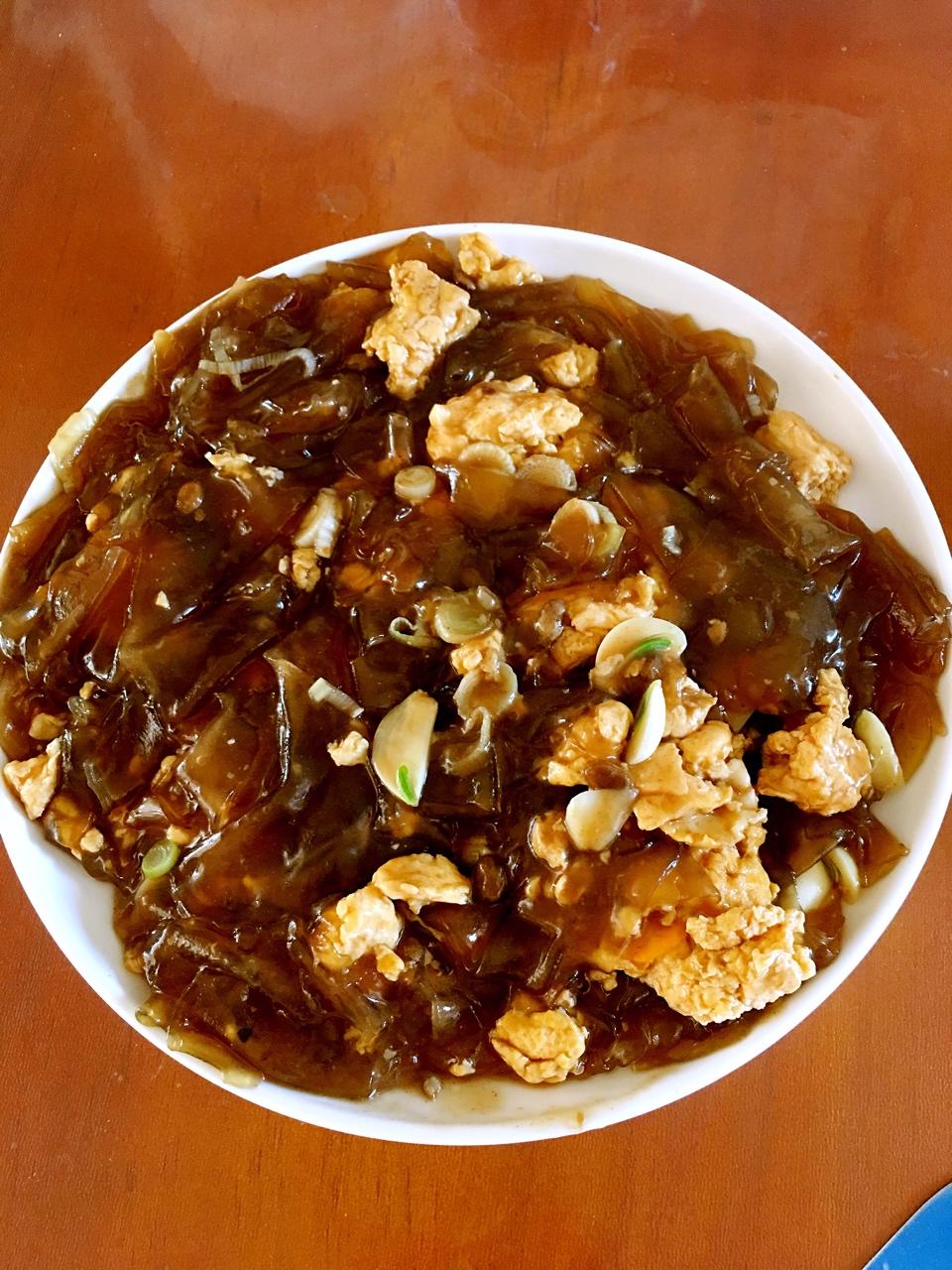 杉杉妈咪学厨艺做的鹅蛋炒粉皮