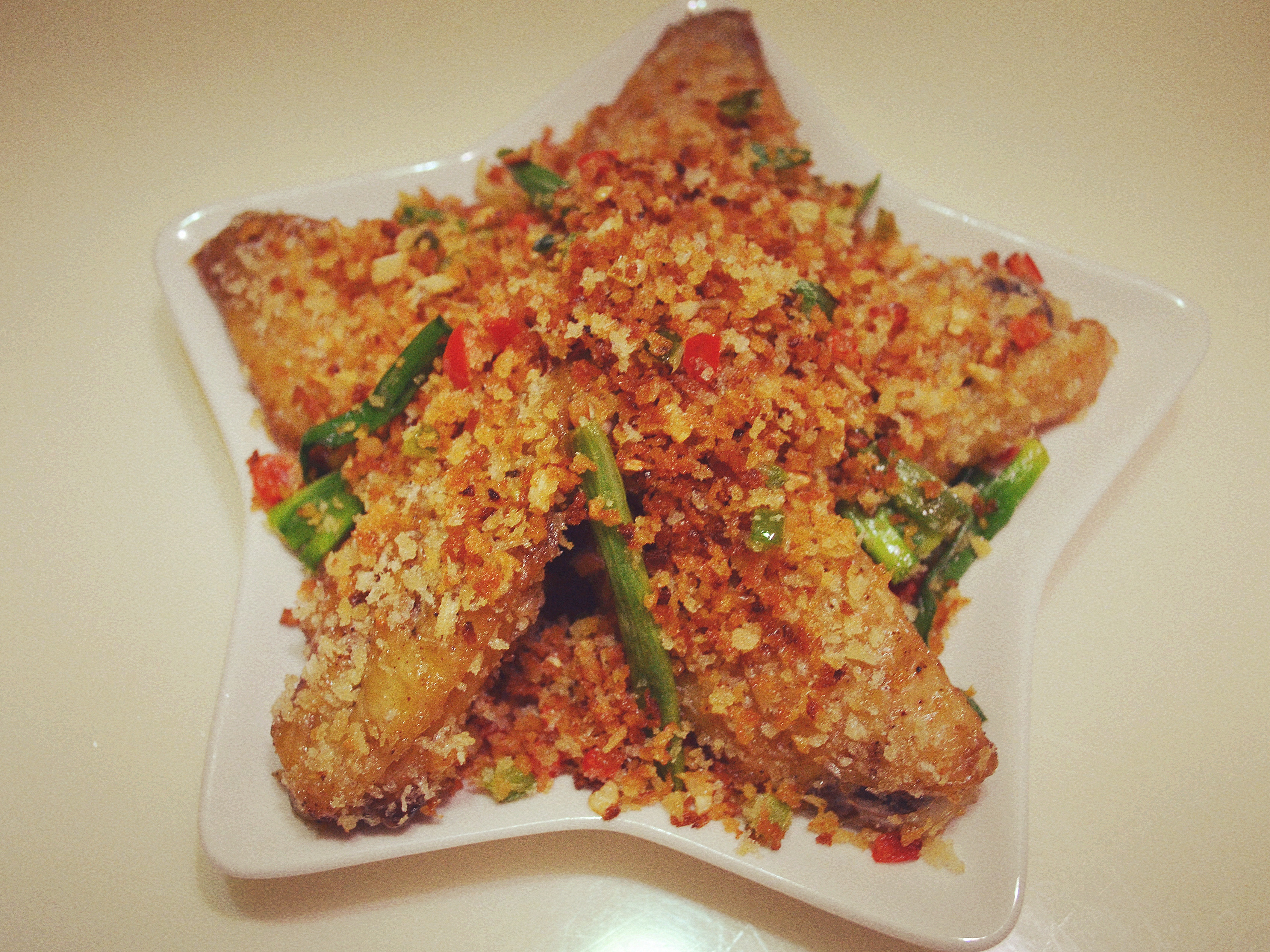 阿乖recipe做的避风塘炒鸡翅