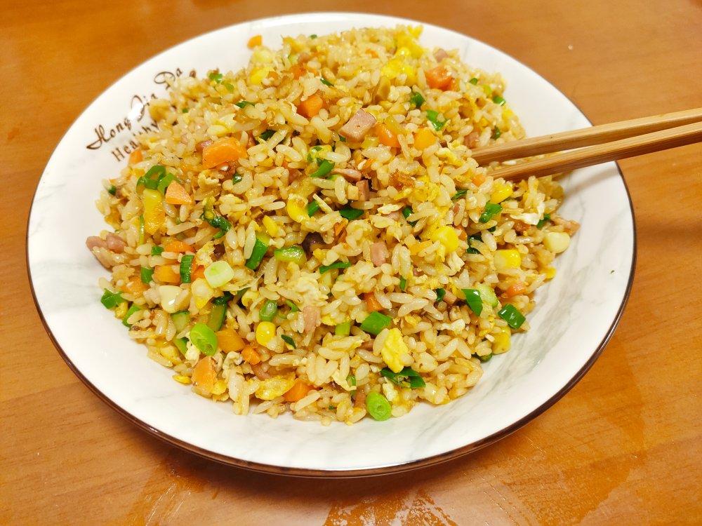 厨师长教你“蛋炒饭”如何做才好吃，答案都在这里面！