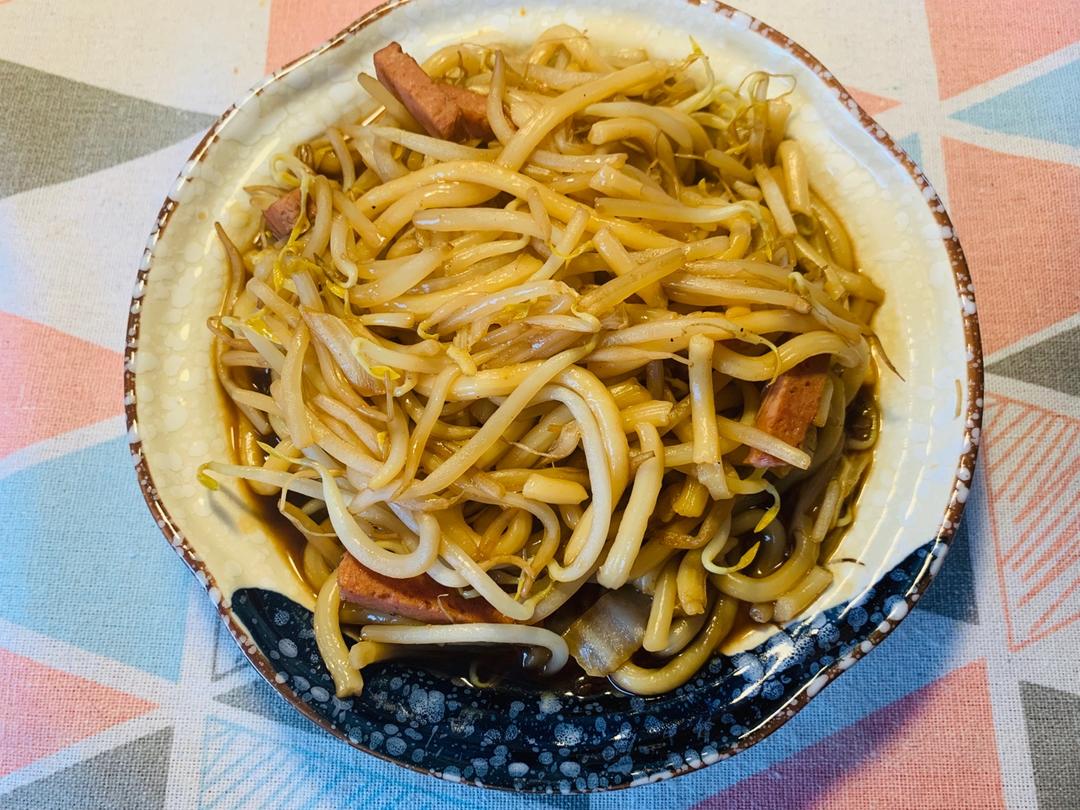 什锦炒乌冬面