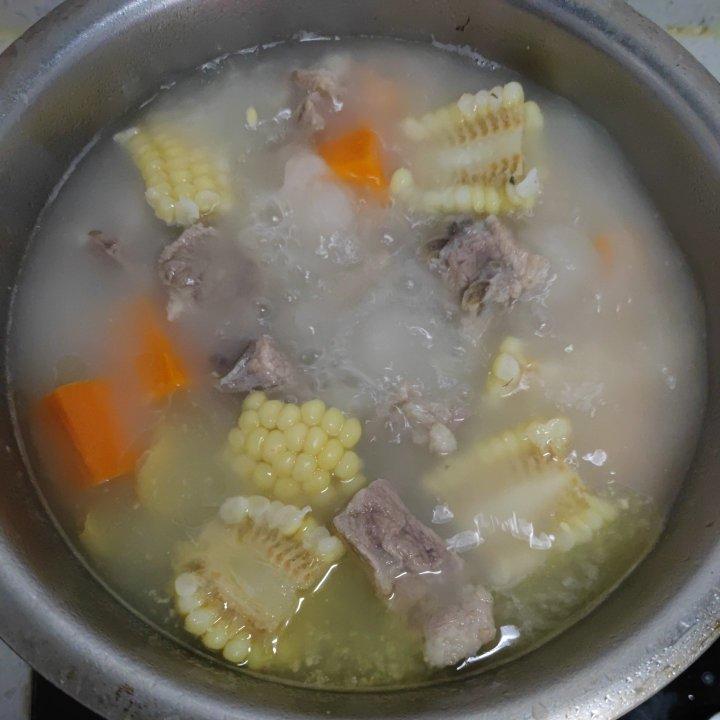 玉米排骨汤