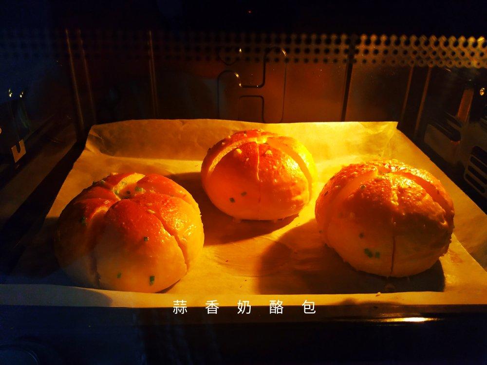 一款从韩国红到全世界的蒜香奶酪包