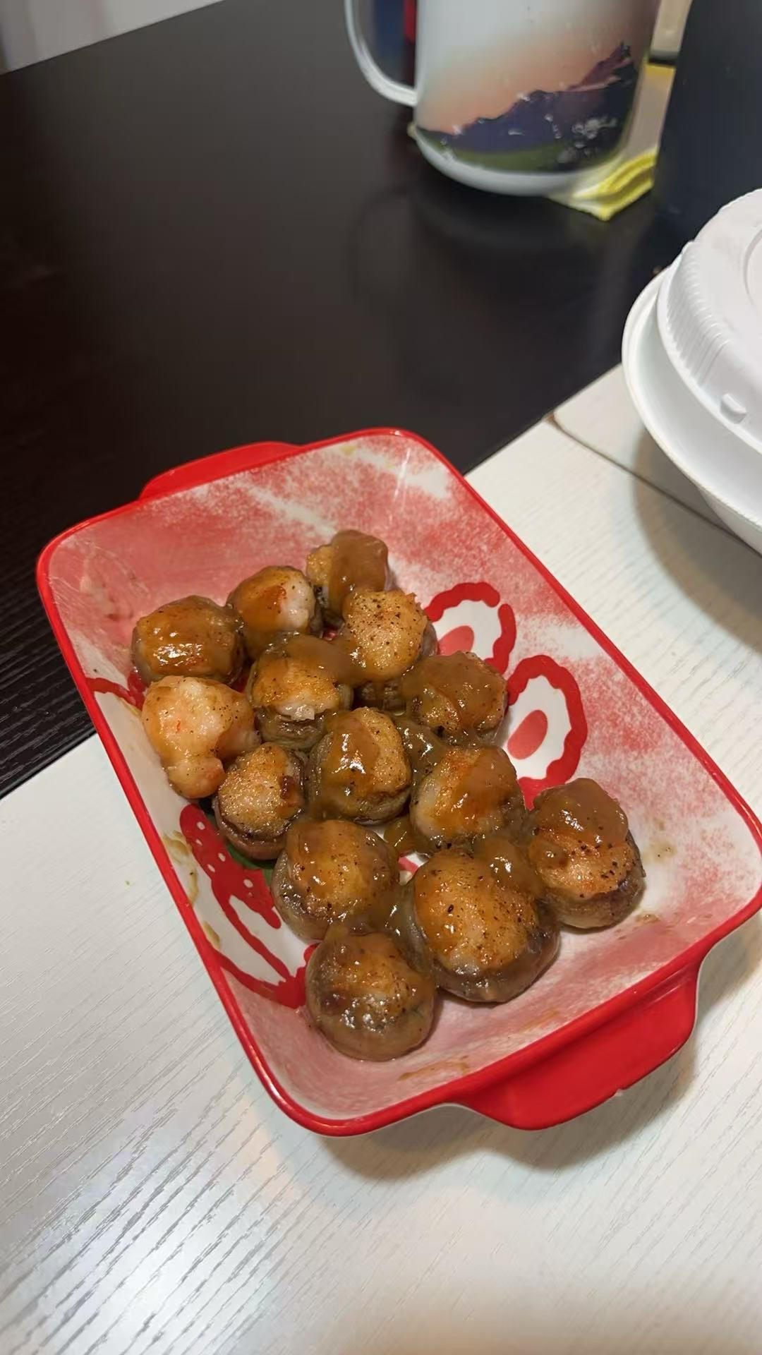 一口爆汁的虾滑酿口蘑