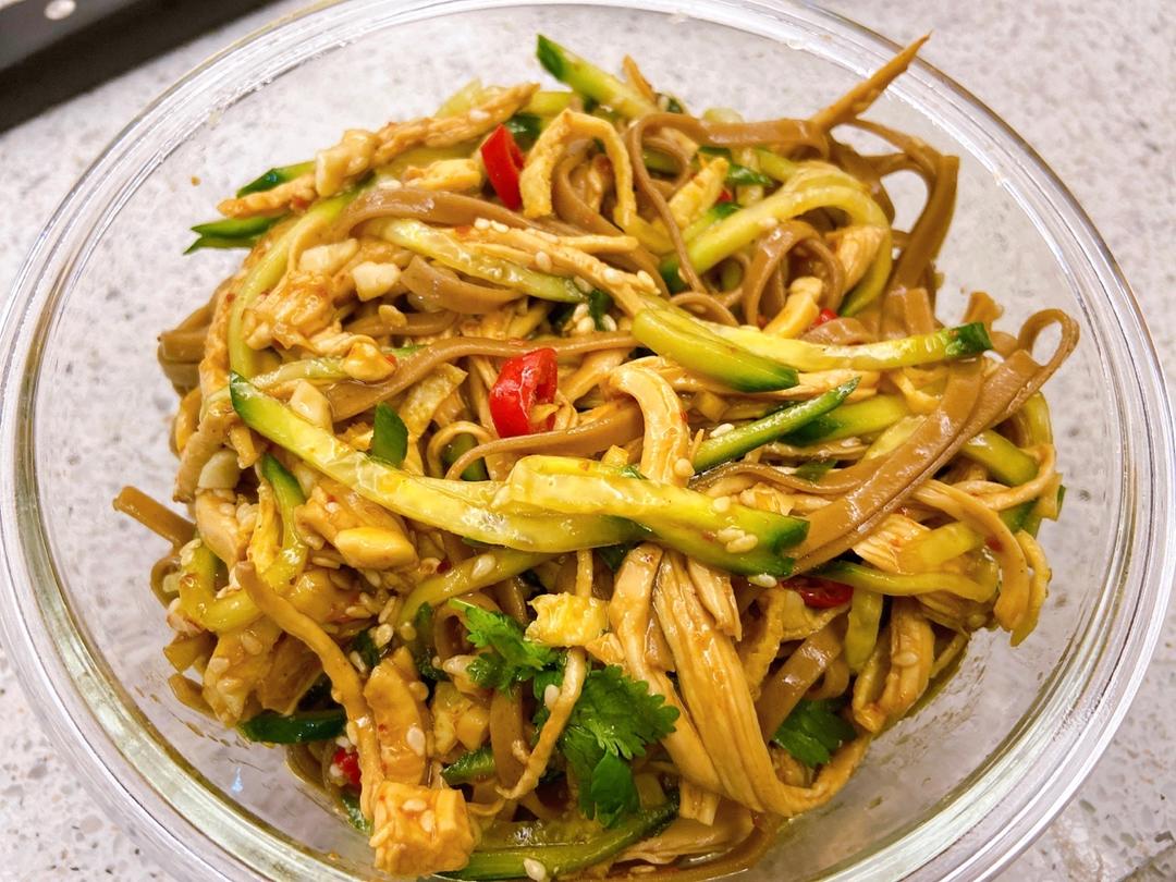 快手减脂餐❗️爆好吃的凉拌鸡丝荞麦面