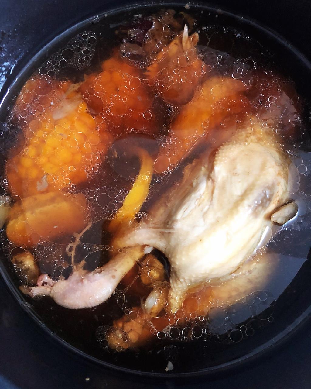 家常炖汤 小鸡炖蘑菇