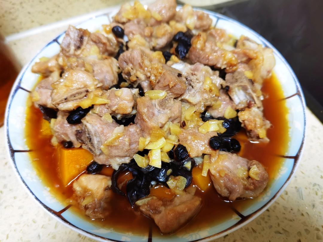 两步！做出嫩滑又多汁的南瓜🎃蒸排骨