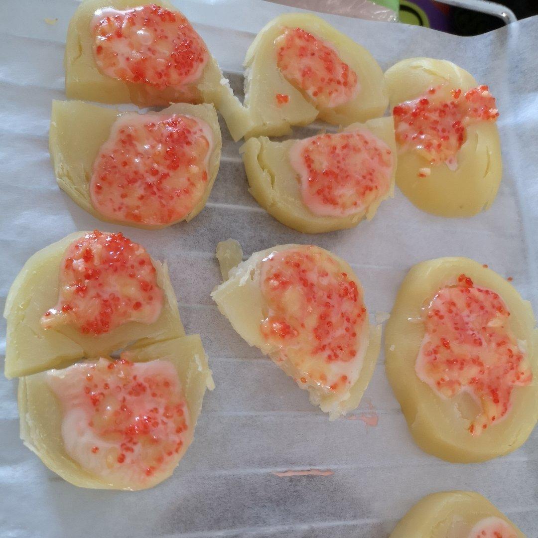 飞鱼籽沙拉烤土豆（日料店的美食）