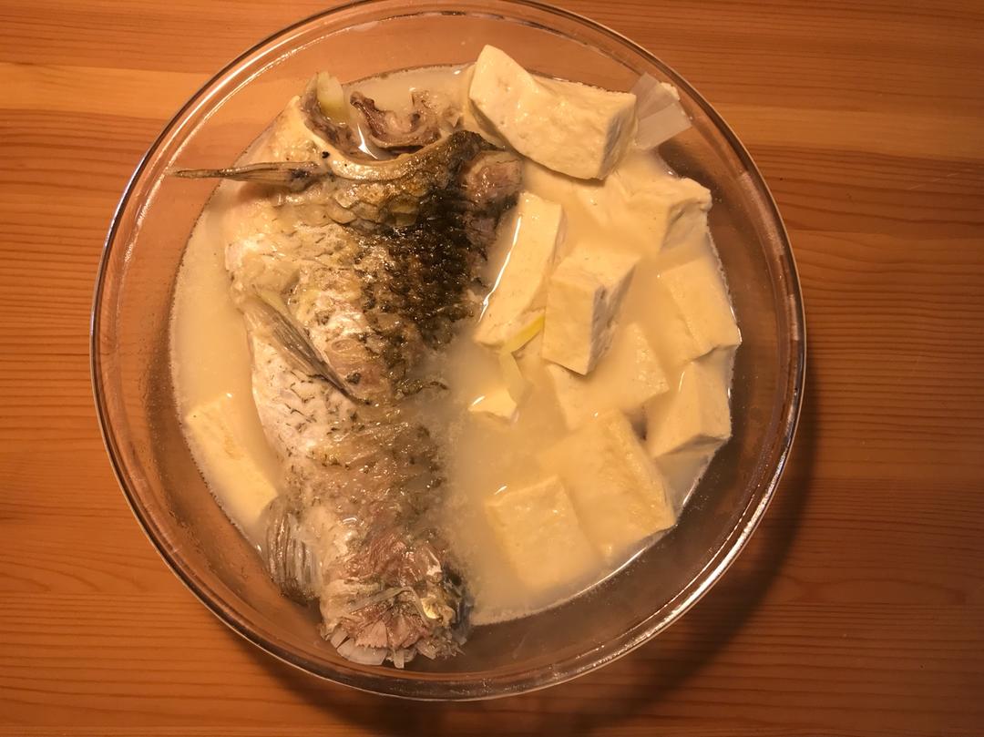 鲫鱼豆腐汤