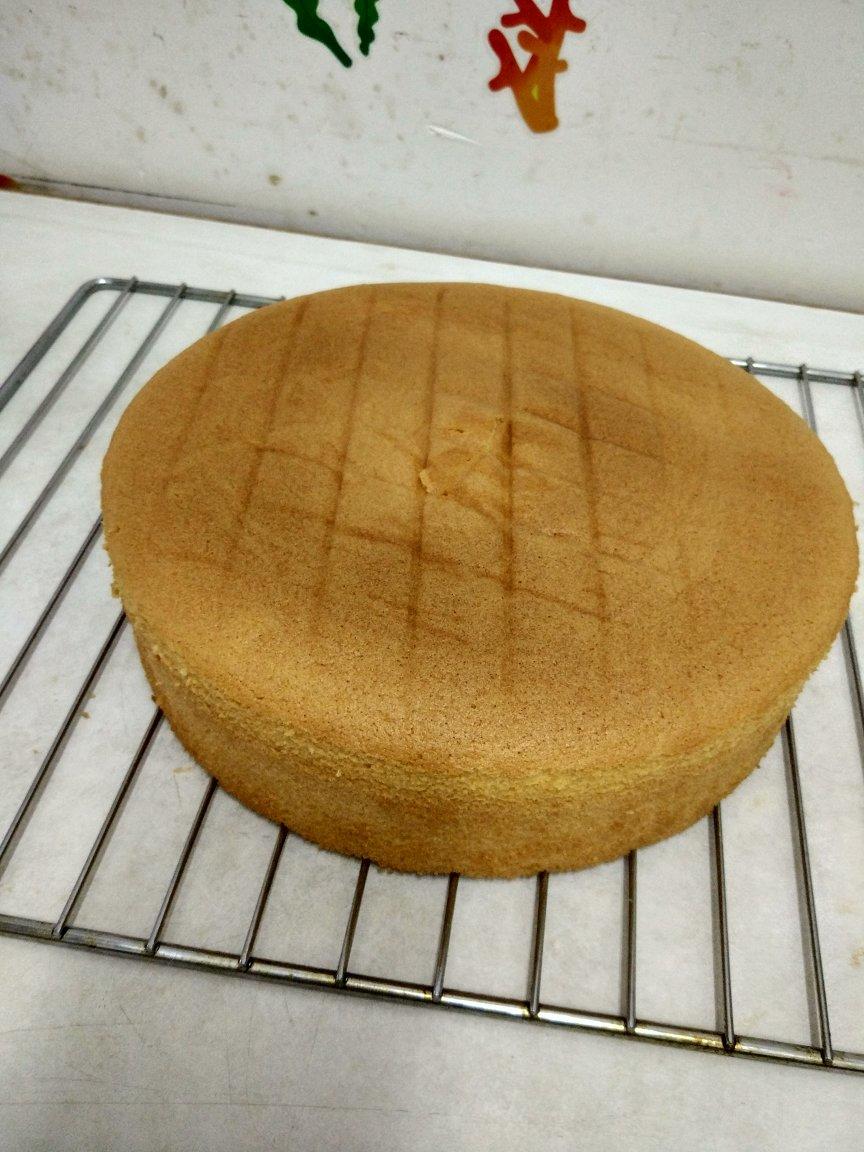 烤箱做蛋糕（戚风蛋糕的做法）