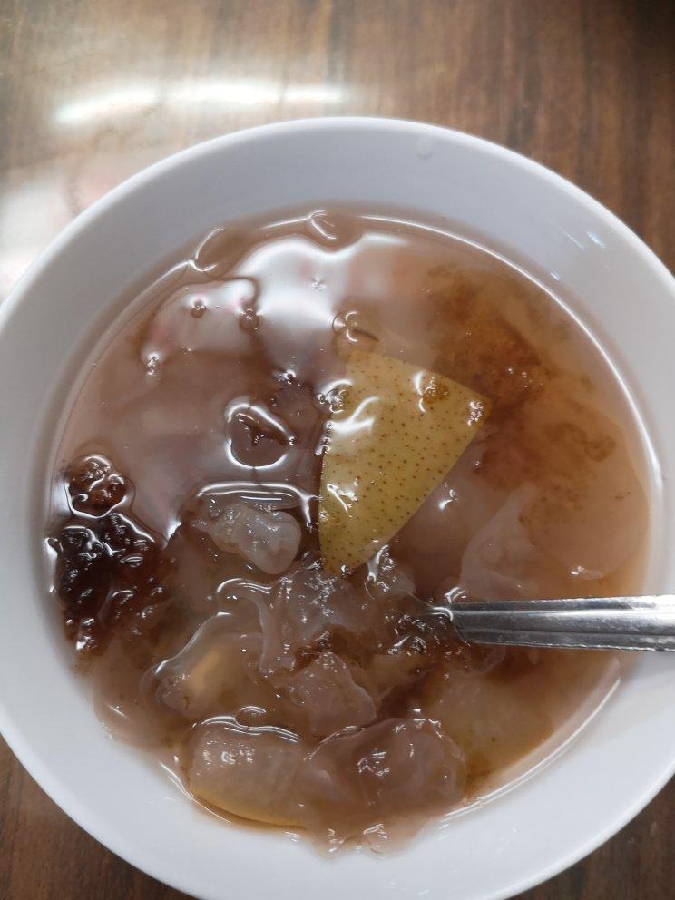 【胖大海银耳炖雪梨】食材放对，银耳羹香甜够味，让干燥的秋天见鬼去吧！