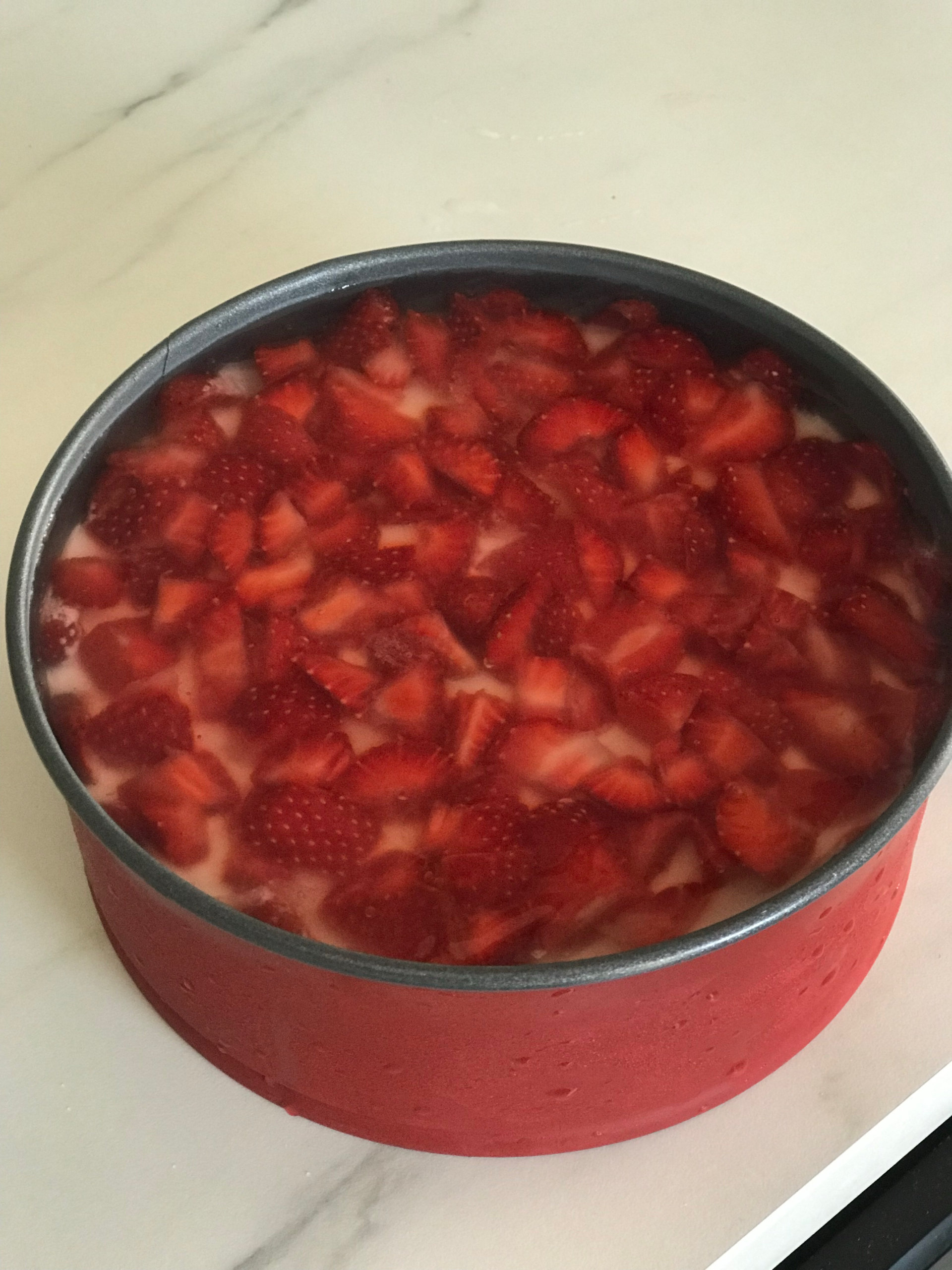 草莓酸奶慕斯|劣狐狐烘焙