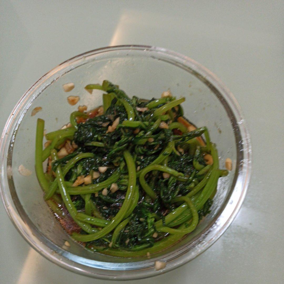 凉拌茼蒿