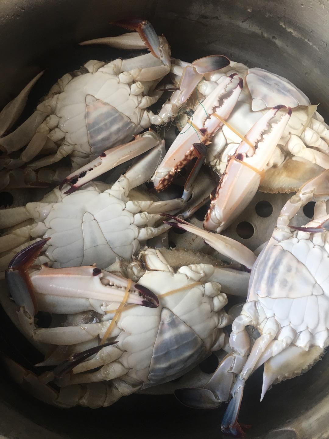 螃蟹海螺一锅蒸