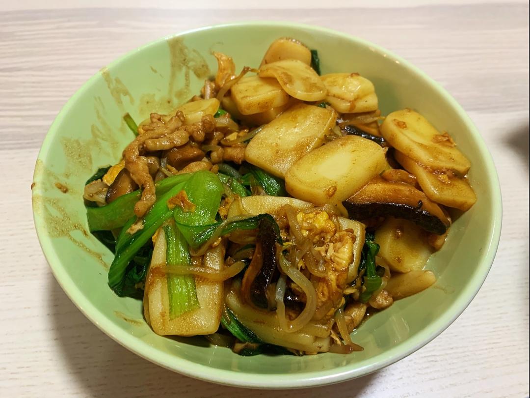 红烧肉丝青菜炒年糕