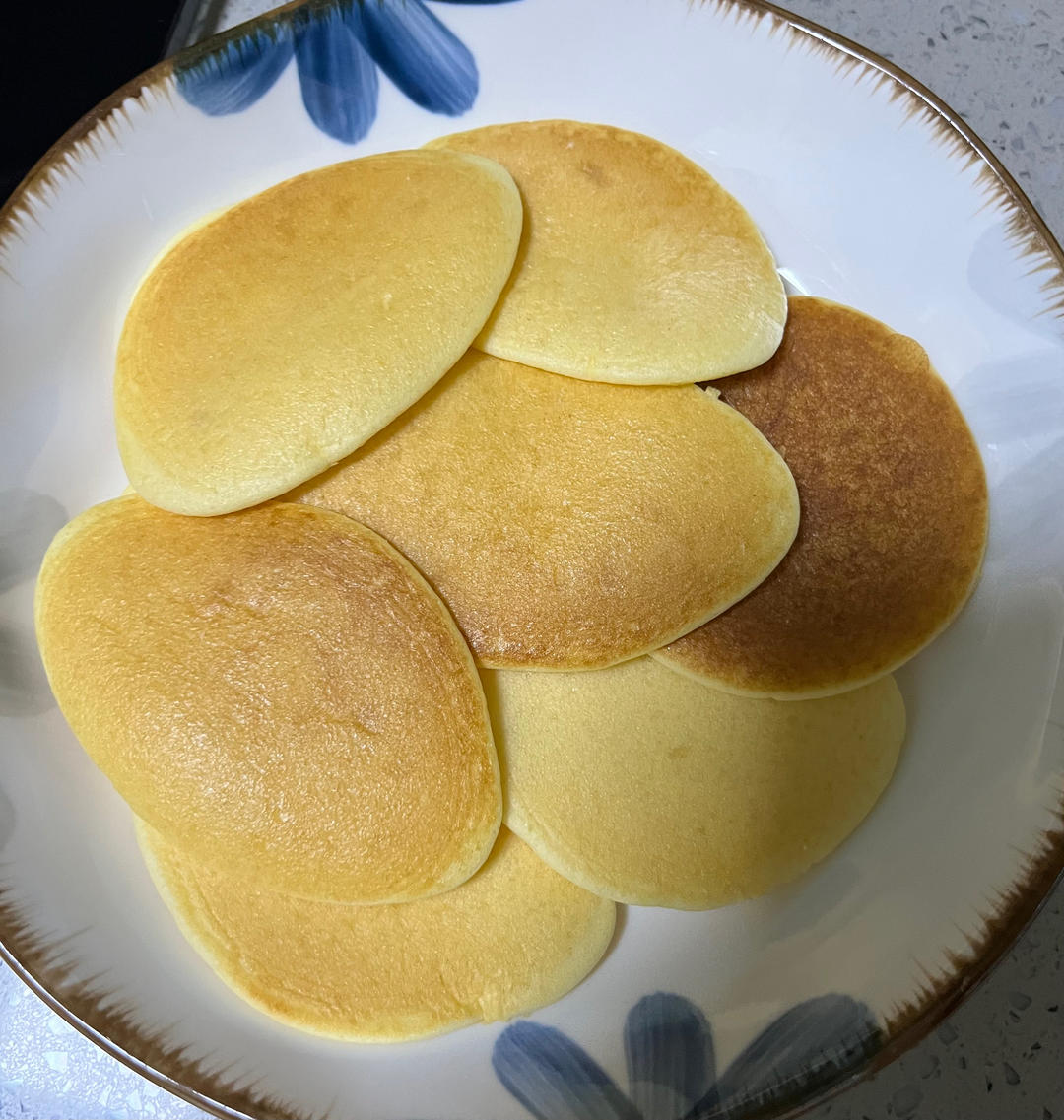 普通松饼（两块之间夹红豆沙就是铜锣烧）
