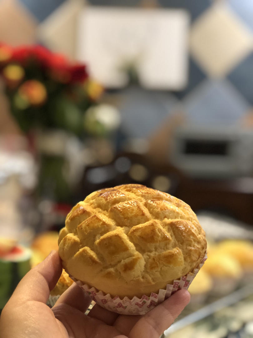 好吃到炸裂的港式菠萝包（附带制作酥皮的小视频）