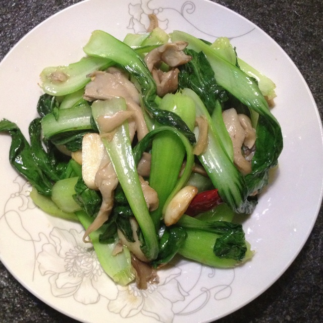 蘑菇炒青菜