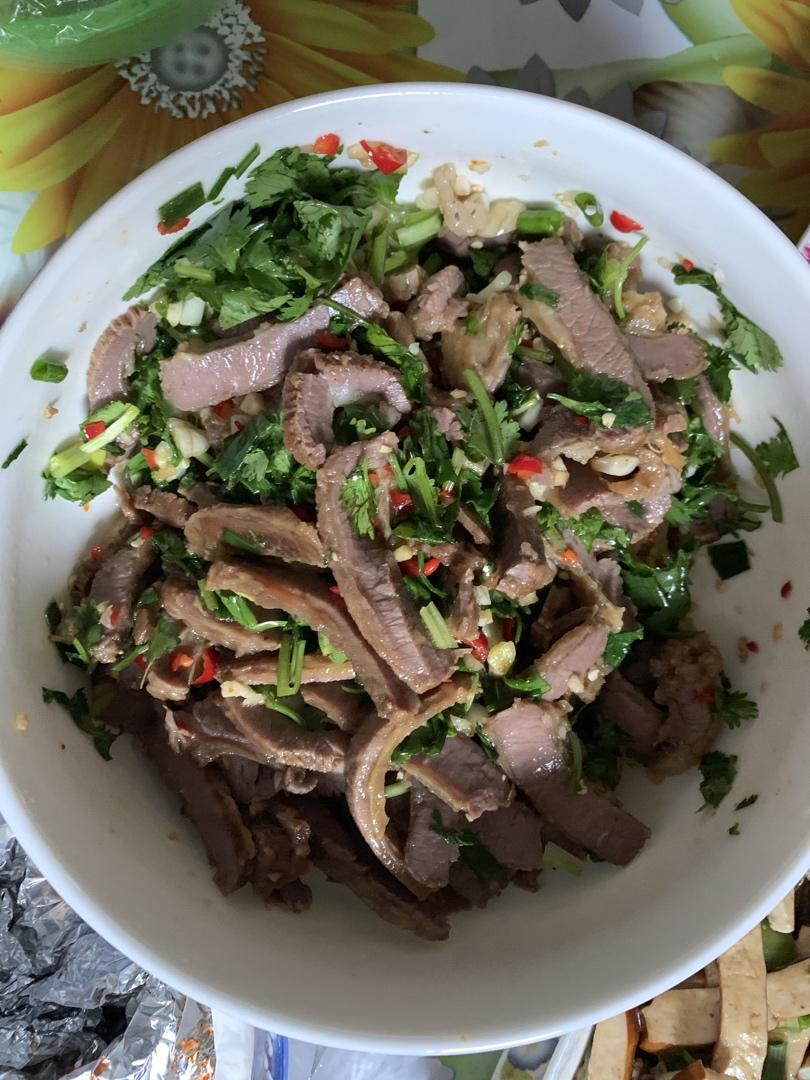 凉拌牛腩